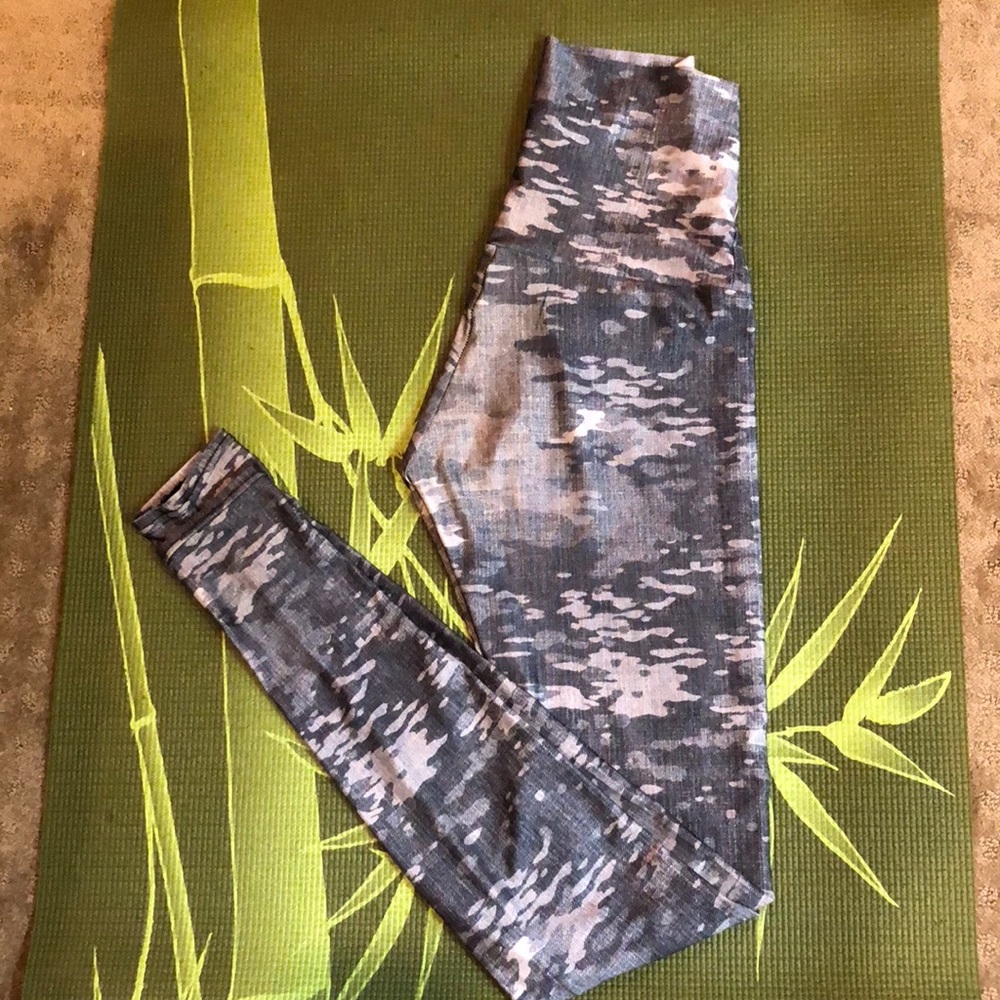 Emily Hsu Leggings Camo small full length